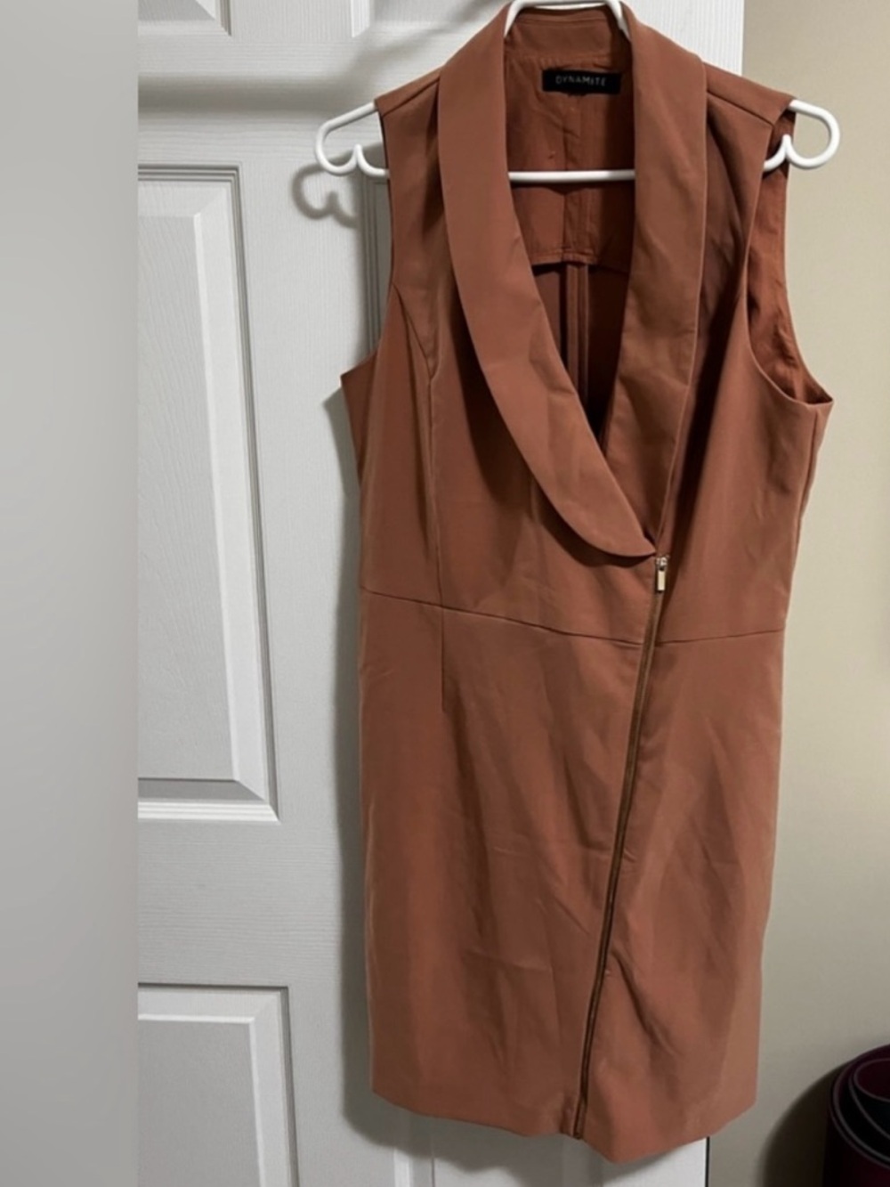 Dynamite Sleeveless Rust-Brown Midi Dress with Asymmetric Zip
